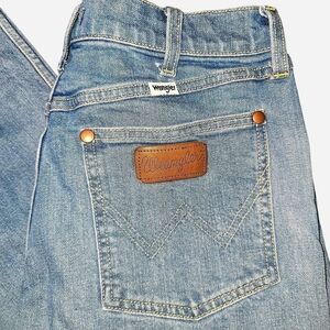 Wrangler Women's Heritage Denim Sunset 651 Mid-rise, Straight. 28x29